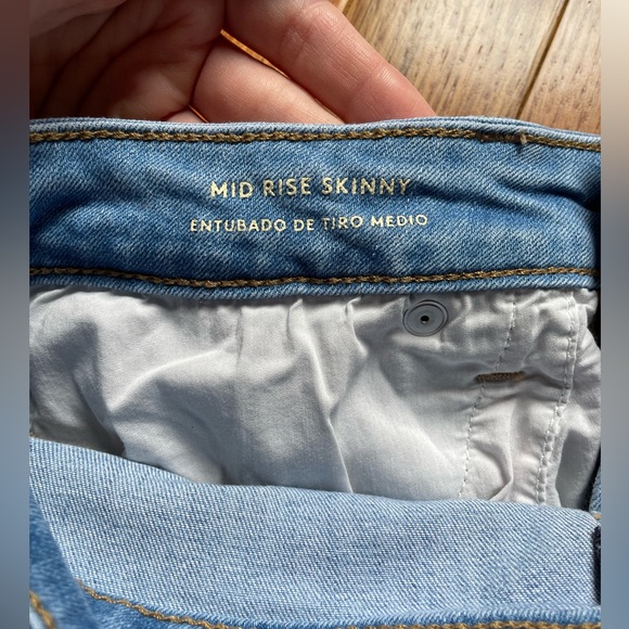 Universal Thread Mid Rise Skinny Jeans - Picture 10 of 12